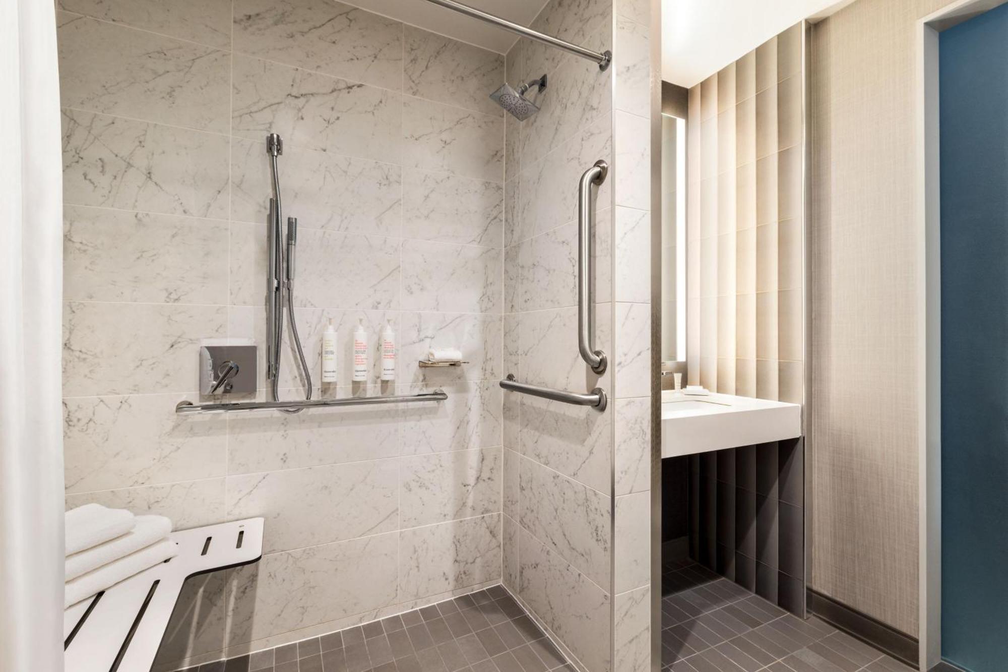 Marriott New York Jfk Airport Hotel Exterior photo
